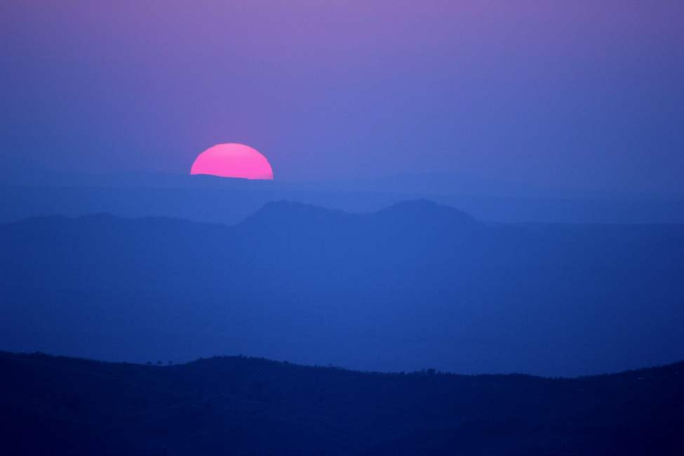 malawi-landscape-sunset-craig-manners-9zlTSybQKzY-unsplash-975