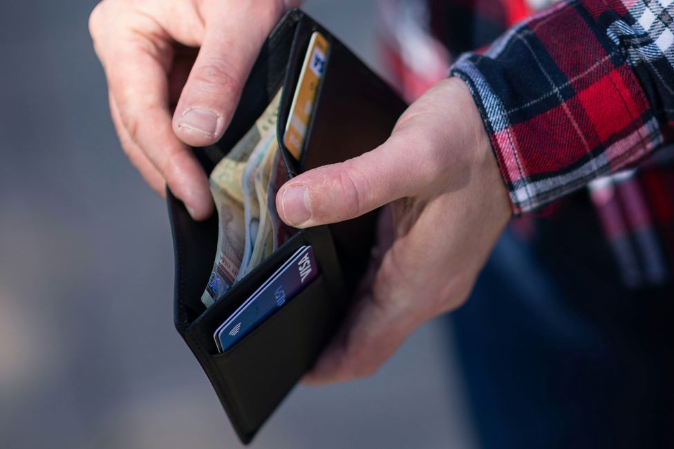 currency-wallet-emil-kalibradov-unsplash-975